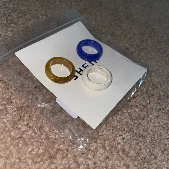 Trendy resin style rings!! - Picture 2 of 2